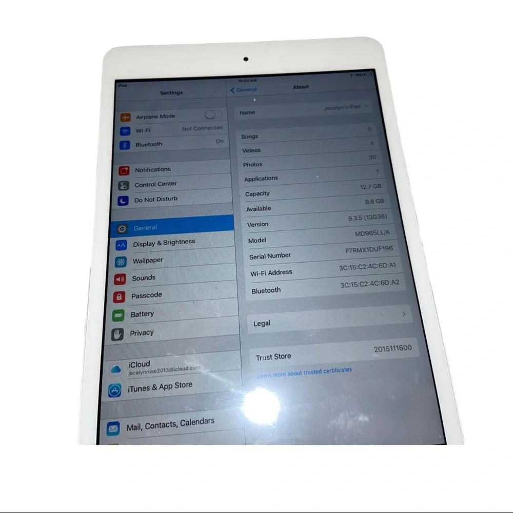 Apple IPad 12GB 1st generation
